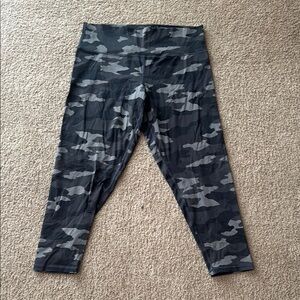 Aerie Black and Gray Camouflage Leggings